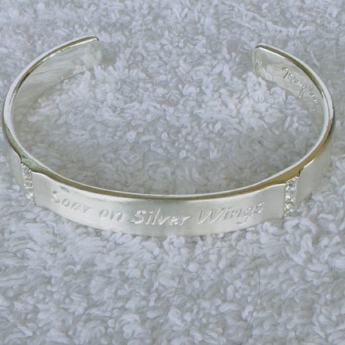 2 Mary Kay Matte Silver Tone Soar On Silver Wings & One Can Cuff Bracelet - Picture 4 of 13