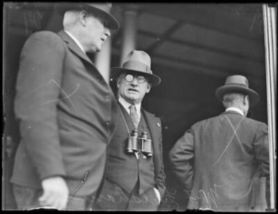 Racehorse trainer Mr Fred Foulsham with two men, NSW, 1930s Old Photo