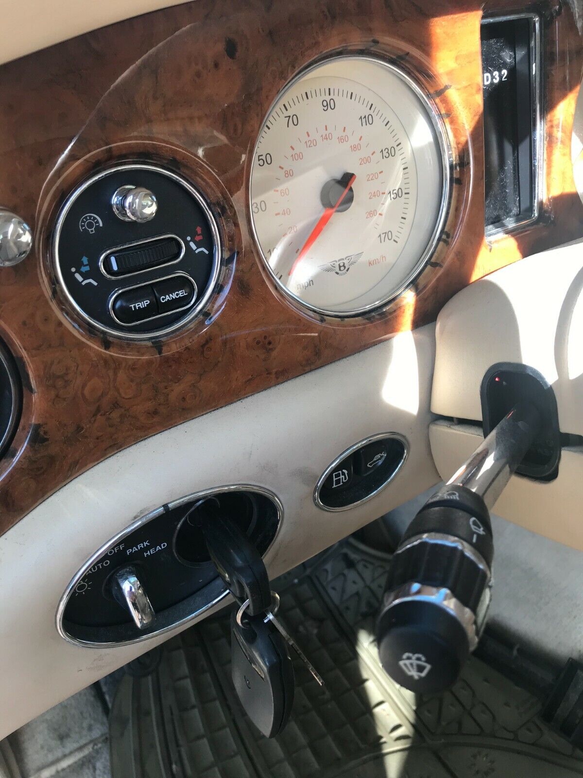 Picture 20 of 24