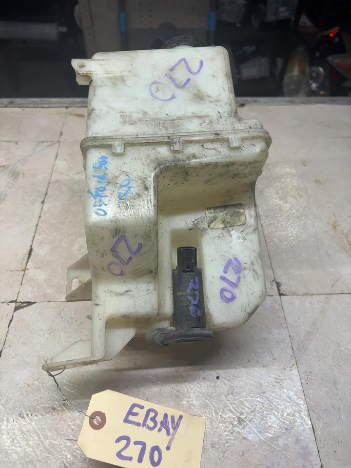 2005-07 FORD 500 MONTEGO Windshield Washer Fluid Bottle Reservoir W/Washer Pump - Image 4 of 4