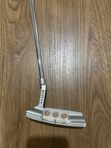 Putter Scotty Cameron Newport Button Back 2008 - 34 Pouces - Occasion - Acier Inoxydable