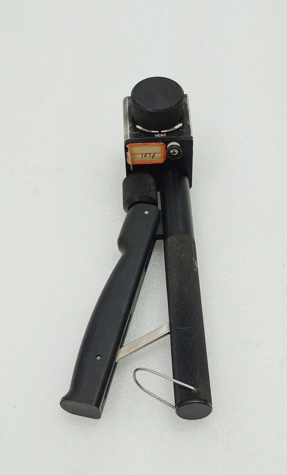 Crystal Engineering ComboPump PRECISION PRESSURE AND VACUUM HAND PUMP - Image 4 of 4