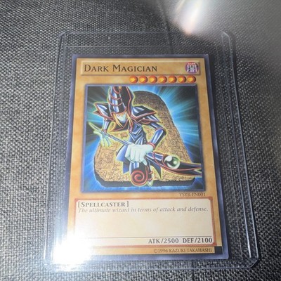 Dark Magician Monster Card 2500 ATK / 2100 DEF Yu-Gi-Oh! TCG
