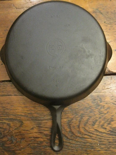 Size 10 GRISWOLD small logo 716 B Cast Iron Skillet Smooth Bottom Flat - READ
