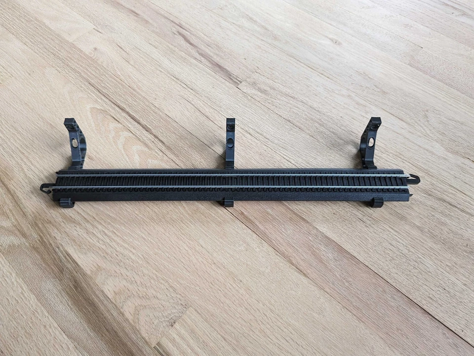 HO Scale Wall Mount Room Kit for Bachmann, Kato, Walthers & Marklin Train Track - Image 2 of 4