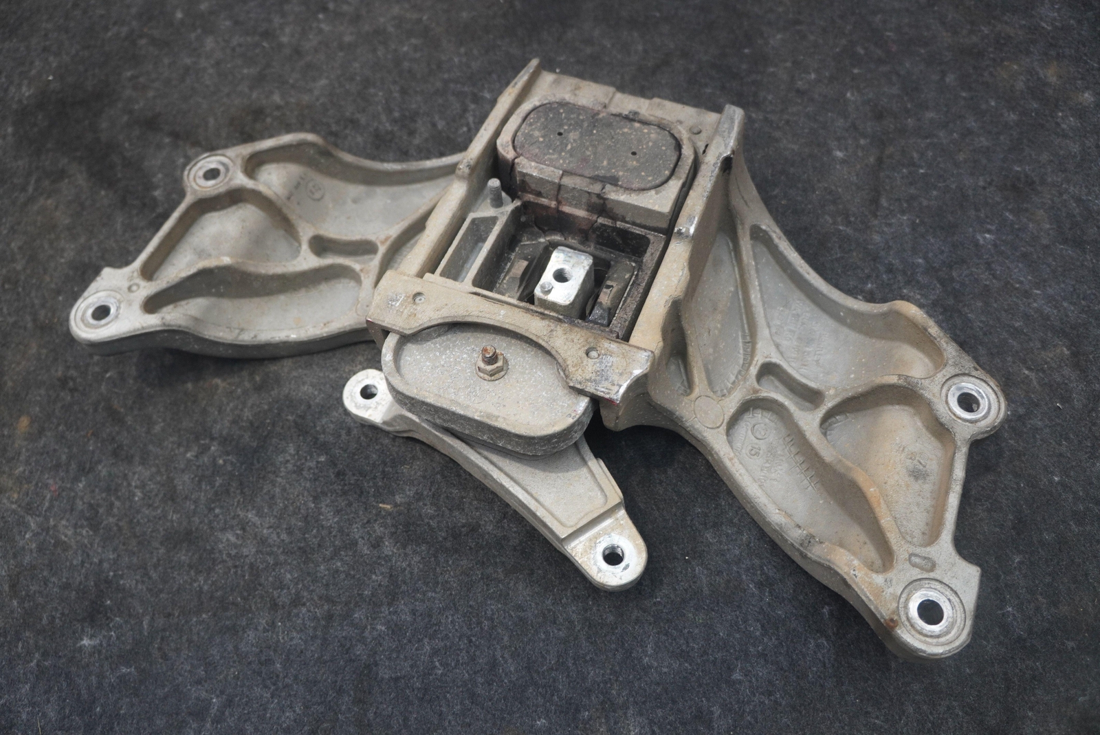 Transmission Gearbox Mount Crossmember 3W0399263H Bentley Continental GTC 2016
