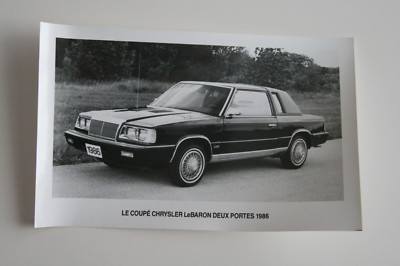 CHRYSLER LeBARON 2 DOORS 1986 Official Press photo - Canada - ST501000318