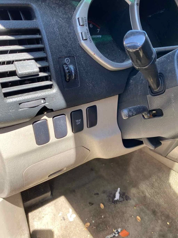 Used Power Steering Pump fits: 2003 Toyota 4 runner 8 cylinder Grade A - Image 4 of 4