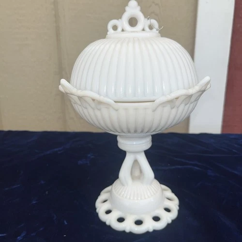 WESTMORELAND DORIC RIBBED OPEN LACE MILK GLASS PEDESTAL COMPOTE BOWL W/LID