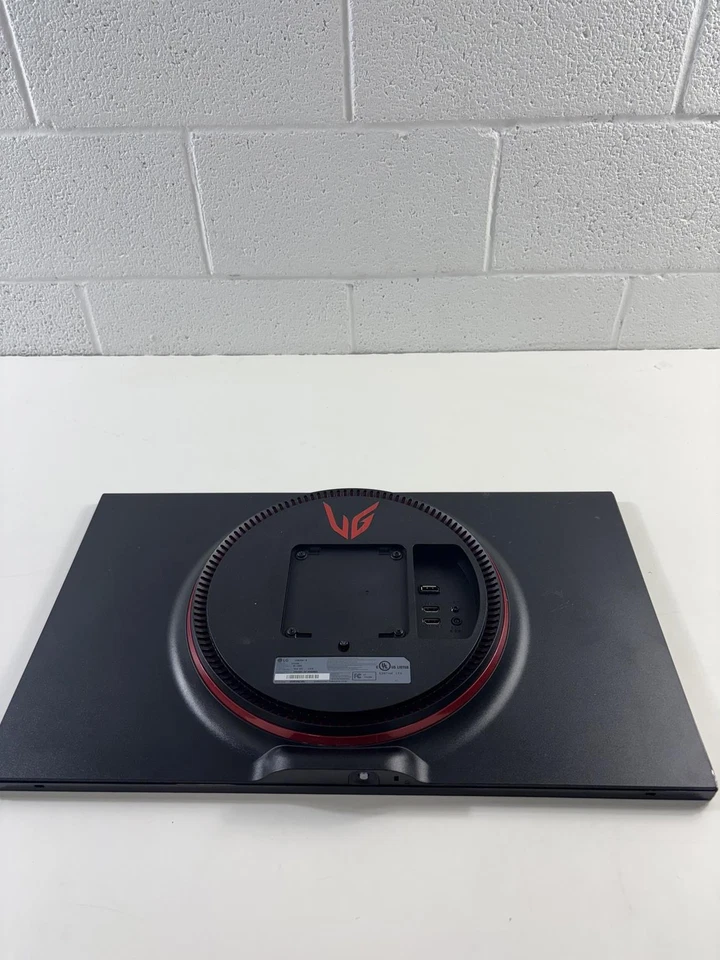 LG UltraGear QHD 27-Inch Gaming Monitor 27GL83A-B (LCD Screen Damaged)** - Image 3 of 4