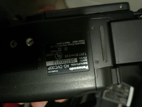 Panasonic AG-DVC30P Mini Reproductor DV con Luz Infrarroja AG-YRL30G - Imagen 4 de 8