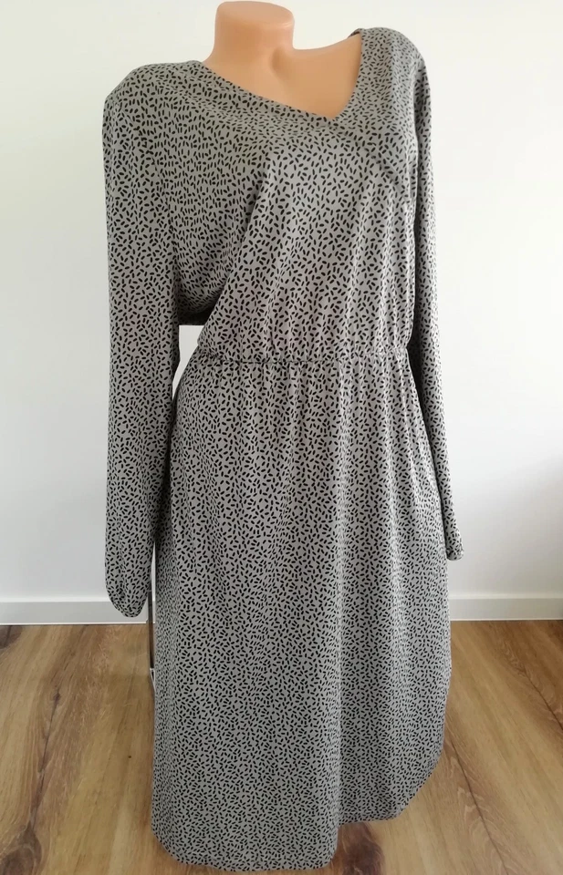 Gr. 48-50 Sheego Jerseykleid midi Wickeloptik Minimalprint grau - 40% Rabatt - Bild 3 von 4