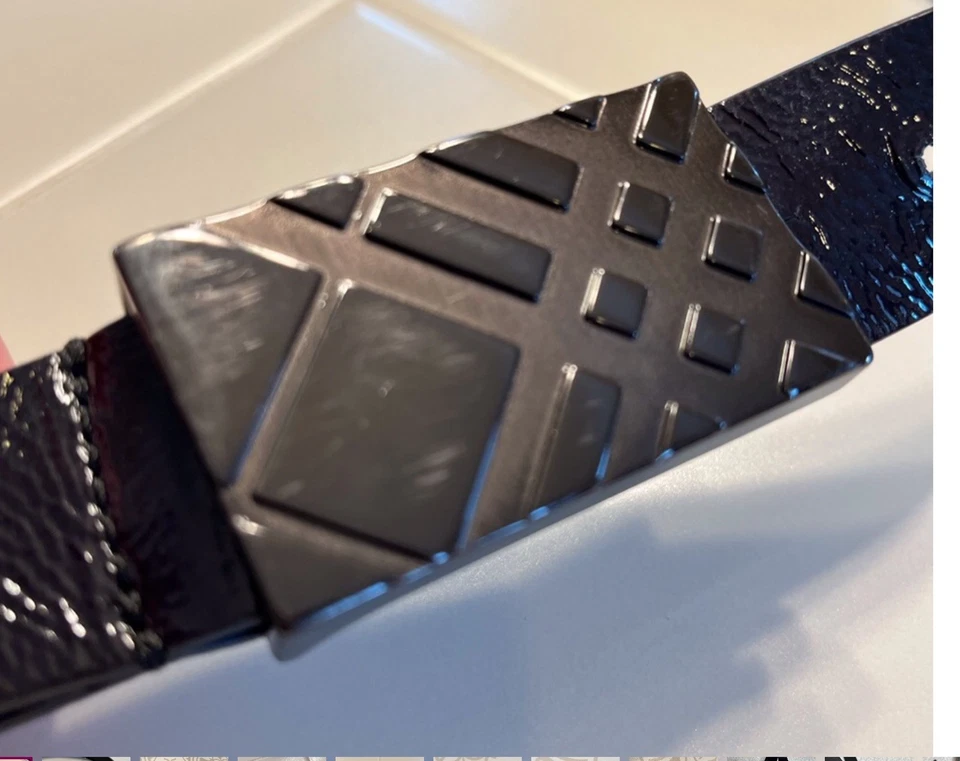 Cinturón Burberry charol púrpura oscuro hebilla a cuadros Nova 36/90 Foto 4 de 4