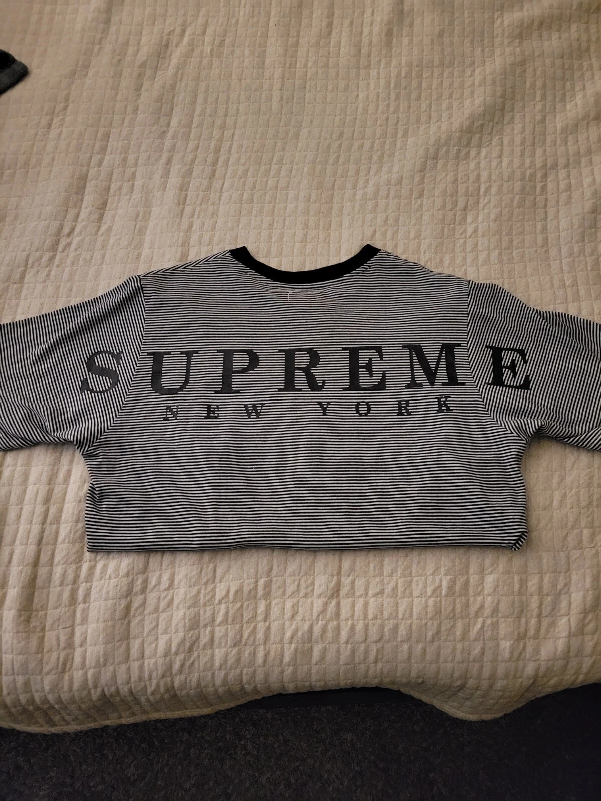 Supreme New York Micro Stripe T shirt Taille Med Noir Blanc SS17 Rare Authentique