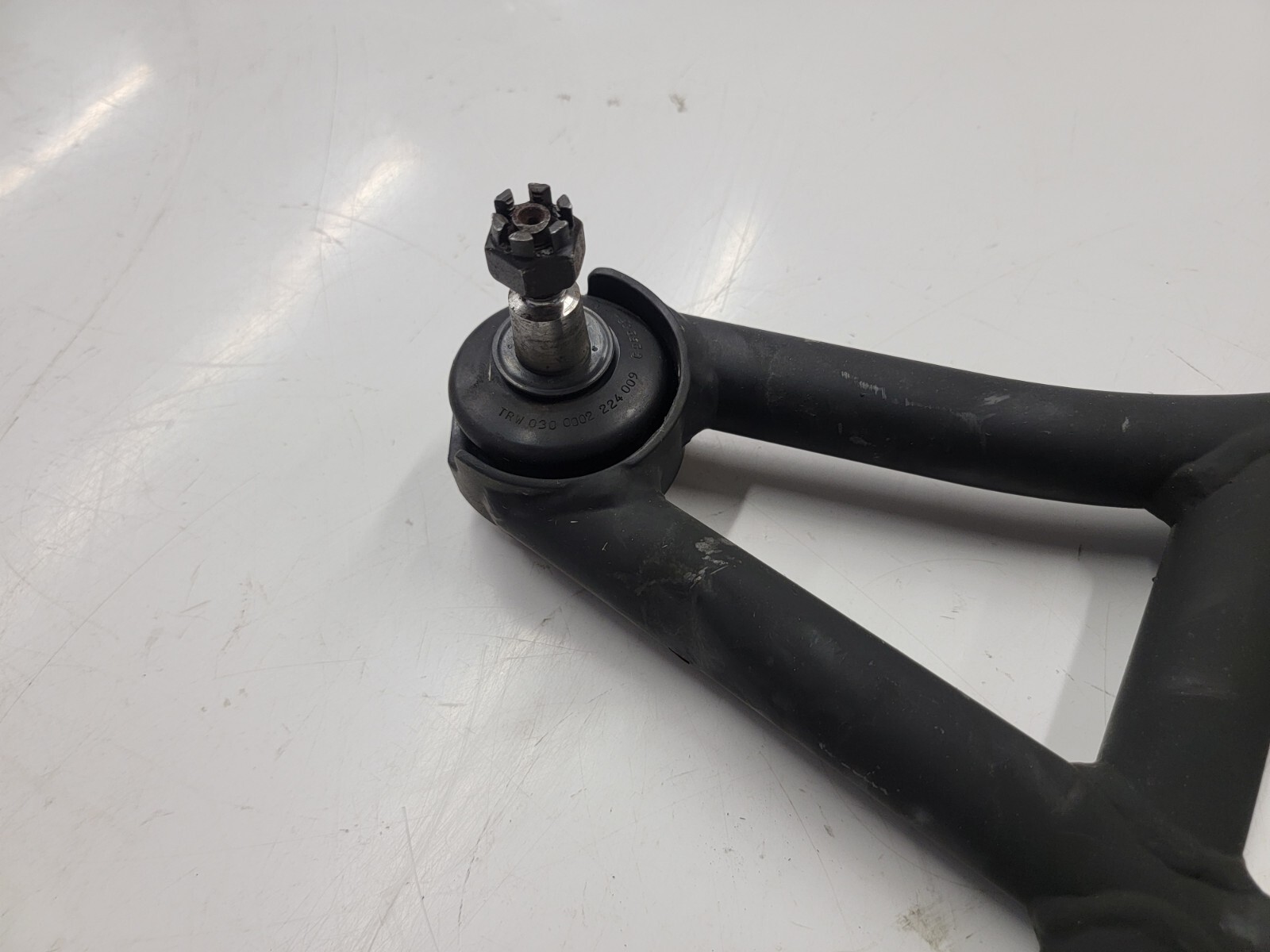 LAMBORGHINI MURCIELAGO LP640 DRIVER SIDE LOWER CONTROL ARM OEM 410407155D