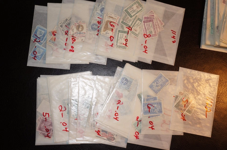 Una pequeña colección de estampillas de Estados Unidos (SC 1033 - 1599) lote de 1000+ estampillas (caja 3) Foto 3 de 4