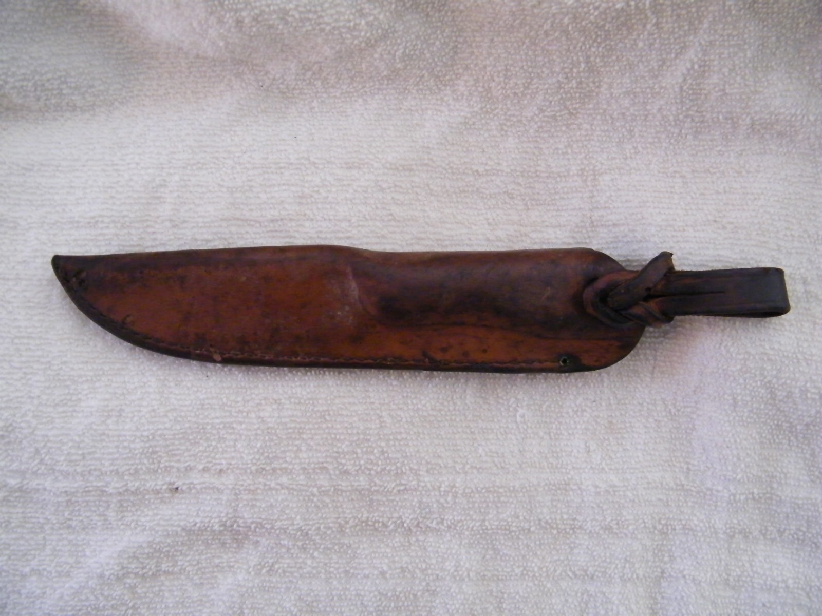 Vintage Russell Hunting Belt Knife Canada with original Leather Sheath