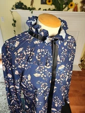 San Joy Blouse Sz Med Navy Flowers Ruffle Collar