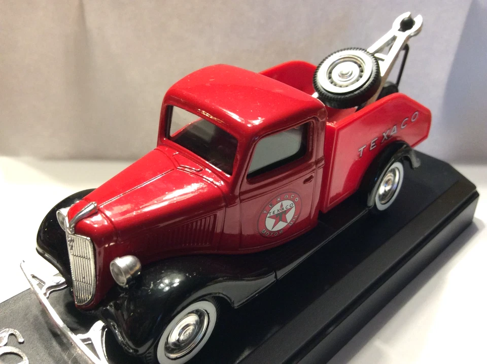 Solido DIE-CAST Ford V8 Texaco Tow Truck - - Image 4 of 4