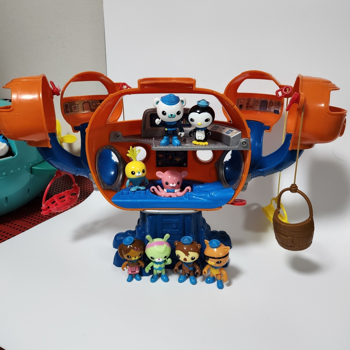Fisher Price Octonauts Octopod HQ Playset Octo-Crew 8 Figures
