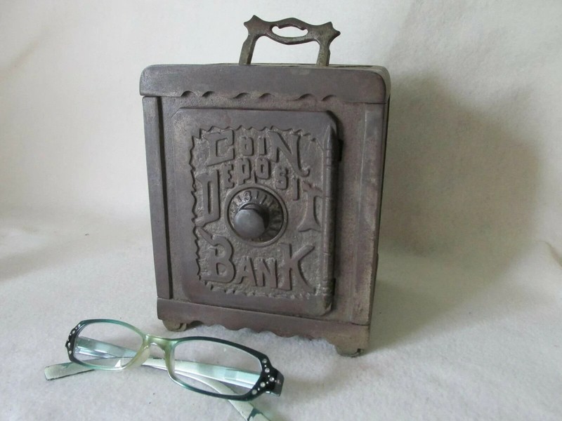 Antique c1903 Cast Iron Coin Deposit Bank, Safe with Lift Handle