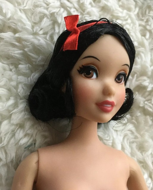 snow white classic doll