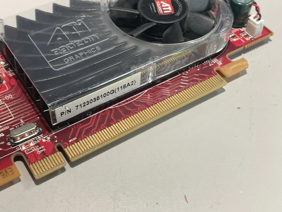 Tarjeta de gráficos ATI Radeon HD 4550 PCI-Express 102B6290200 - Usada Foto 4 de 4