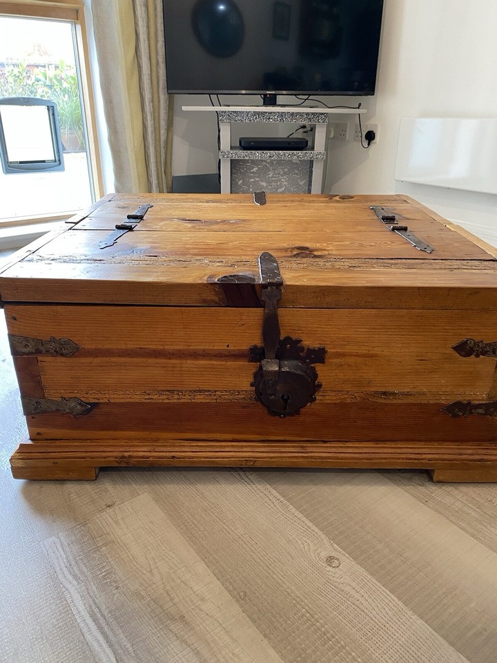 Old Pine Chest/wooden Storage Trunk/Blanket Box/Coffee table eBay