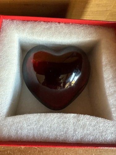 Baccarat Crystal Red Puffed Heart Paperweight 1761585 BRAND NEW ORIGIN Box $375 - Picture 2 of 9