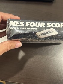 NINTENDO NES FOUR SCORE FOUR PLAYER MODULE ACCESSORY **BRAND NEW** Damaged Box
