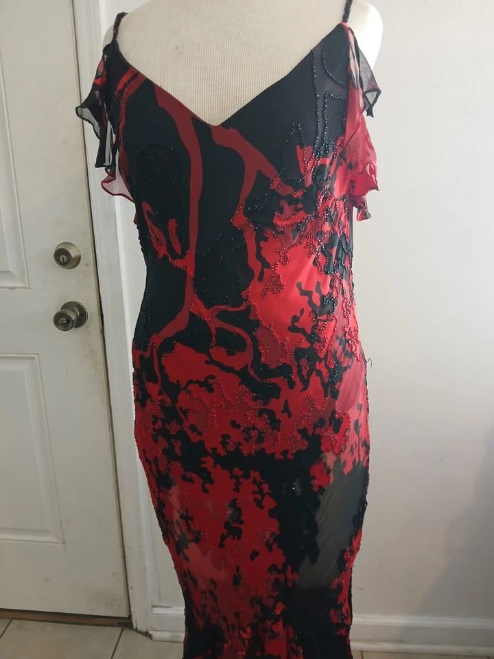 Yvonne LaFleur New Orleans, lindo preto e vermelho, formal. Colher traseira, tamanho 12. - Imagem 3 de 4