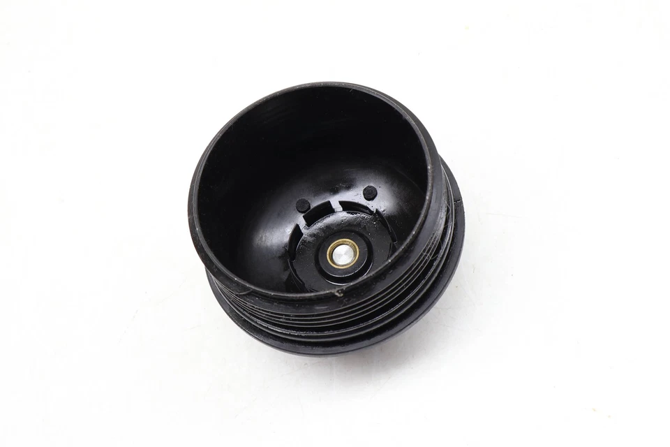 VW PASSAT CC 2011-2012 3,6 L - Cubierta de carcasa de filtro de aceite del motor / tapa 03H115433 Foto 2 de 4