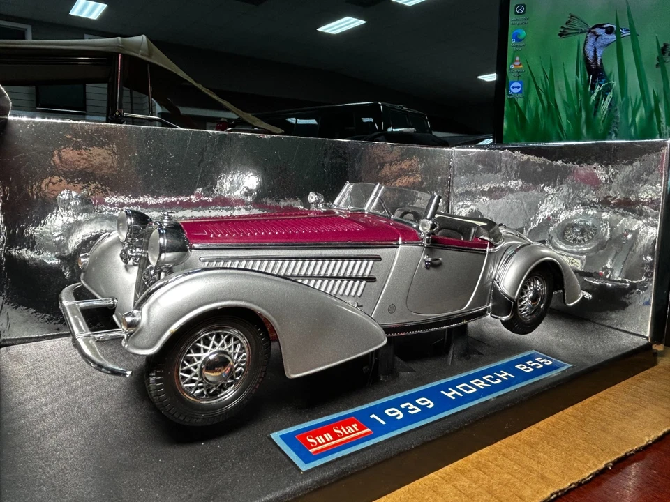 Sun Star 1939 Horch 855 Roadster Model Car 1:18 Scale Metal Die Cast - Image 2 of 4