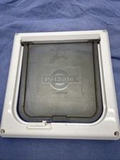 Pet Safe Small Pet Kitty/ Doggy Locking 5 1/2  x 5 1/2  opening   Used    A/8  