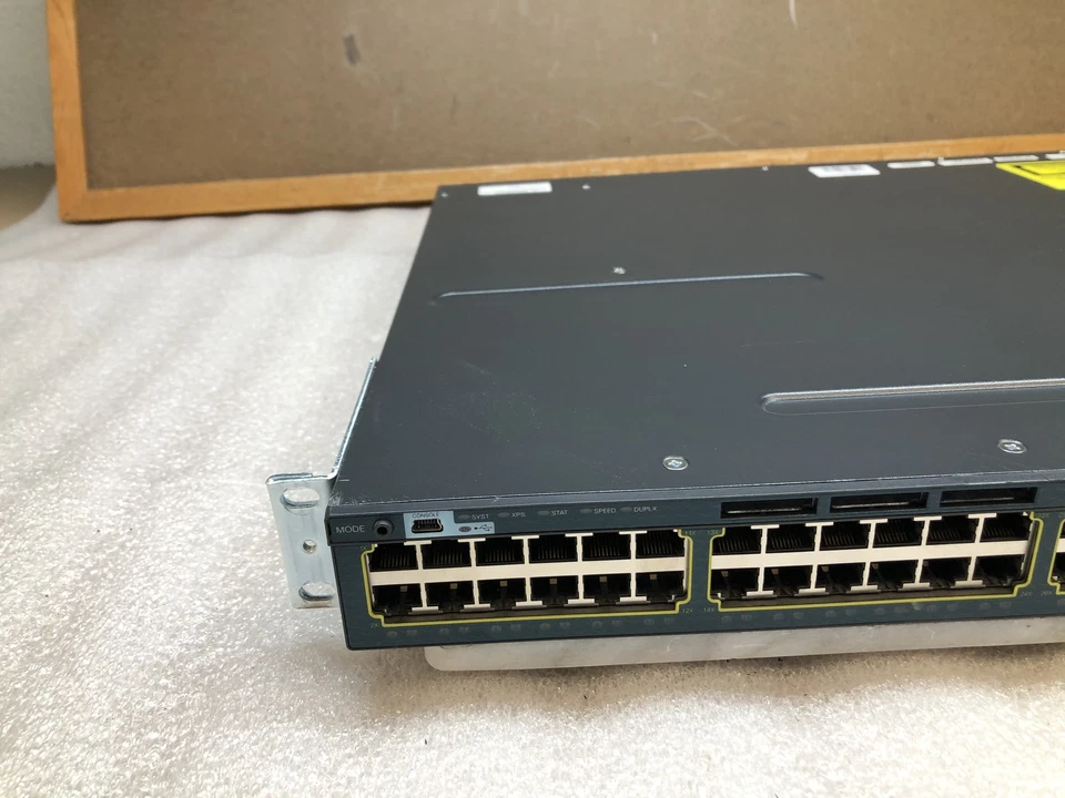 Cisco WS-C3560X-48T-S 48-Port Gigabit Ethernet Network Switch - Image 2 of 4