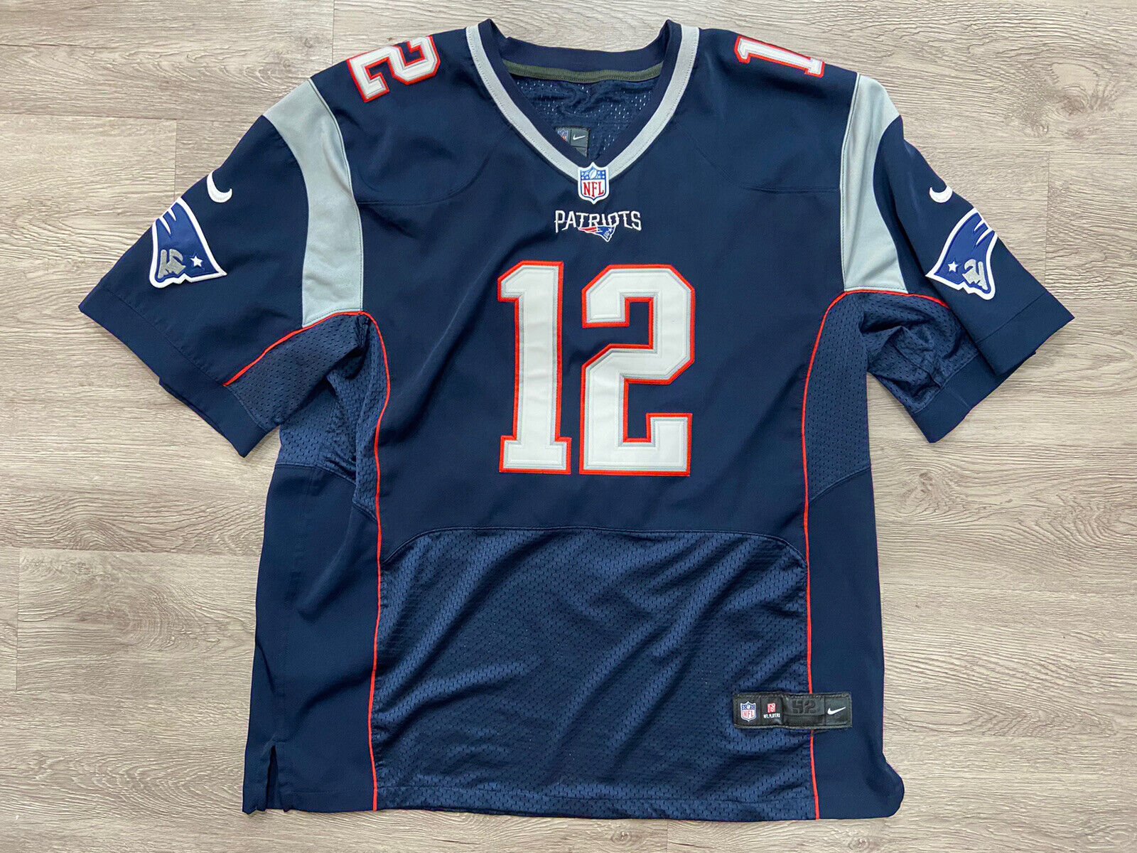 Tom Brady New England Patriots Nike Game Jersey - White/Navy Blue