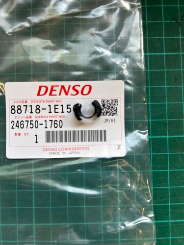 GENUINE TOYOTA AC Condensor Hard Line Lock Clamp Clip 88718 1E150 4887181E150 - Picture 2 of 3