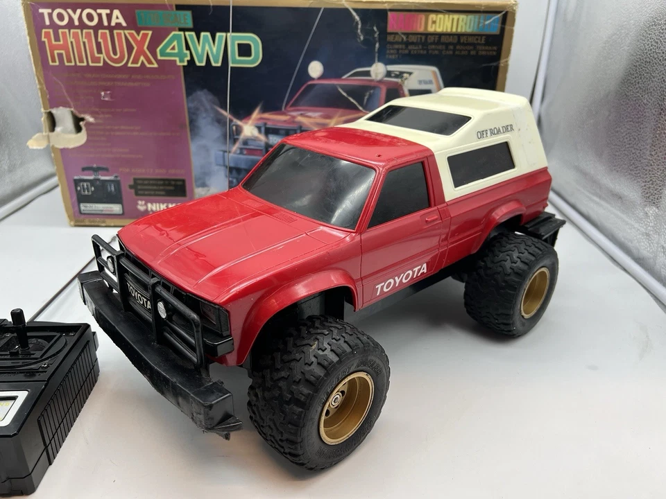 Nikko Toyota Hilux 4WD Scala 1/10 Radio Controlled Off Road Special Vintage 1985 - Immagine 2 di 4