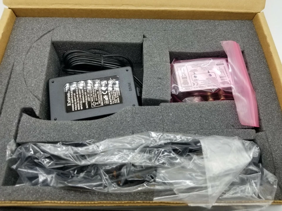 Extron 70-146-12 CVEQ1 AAP World Black, Composite Video Audio Line Driver w Gain - Image 2 of 3