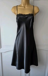 LADIES VTG BLACK SILKY SATIN POLYESTER FULL SLIP SIZE 18