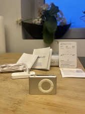 Apple iPod Shuffle 2.  Generation silber 1GB Inkl. Ladestation