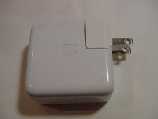 GENUINE APPLE IPOD POWER ADAPTER A1070
