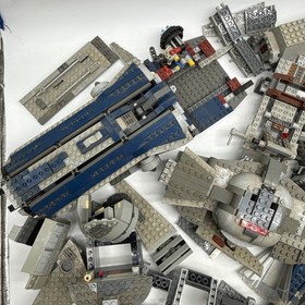 LEGO Star Wars: X-Wing Starfighter (9493) & Other Star Wars Sets MIXIED LOT LBS