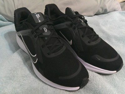 Men s Size 11 Nike Quest 5 Black/White/Smoke Grey Running Shoes DD0204-001 *EX*