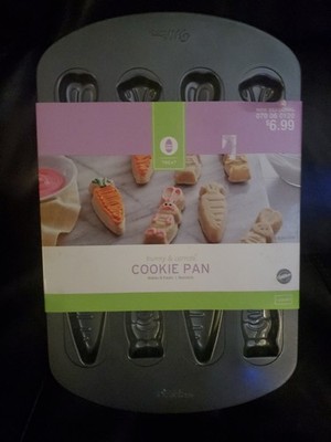 Wilton Easter Spring Bunny Carrot Cookie Pan Makes 12 Non-stick