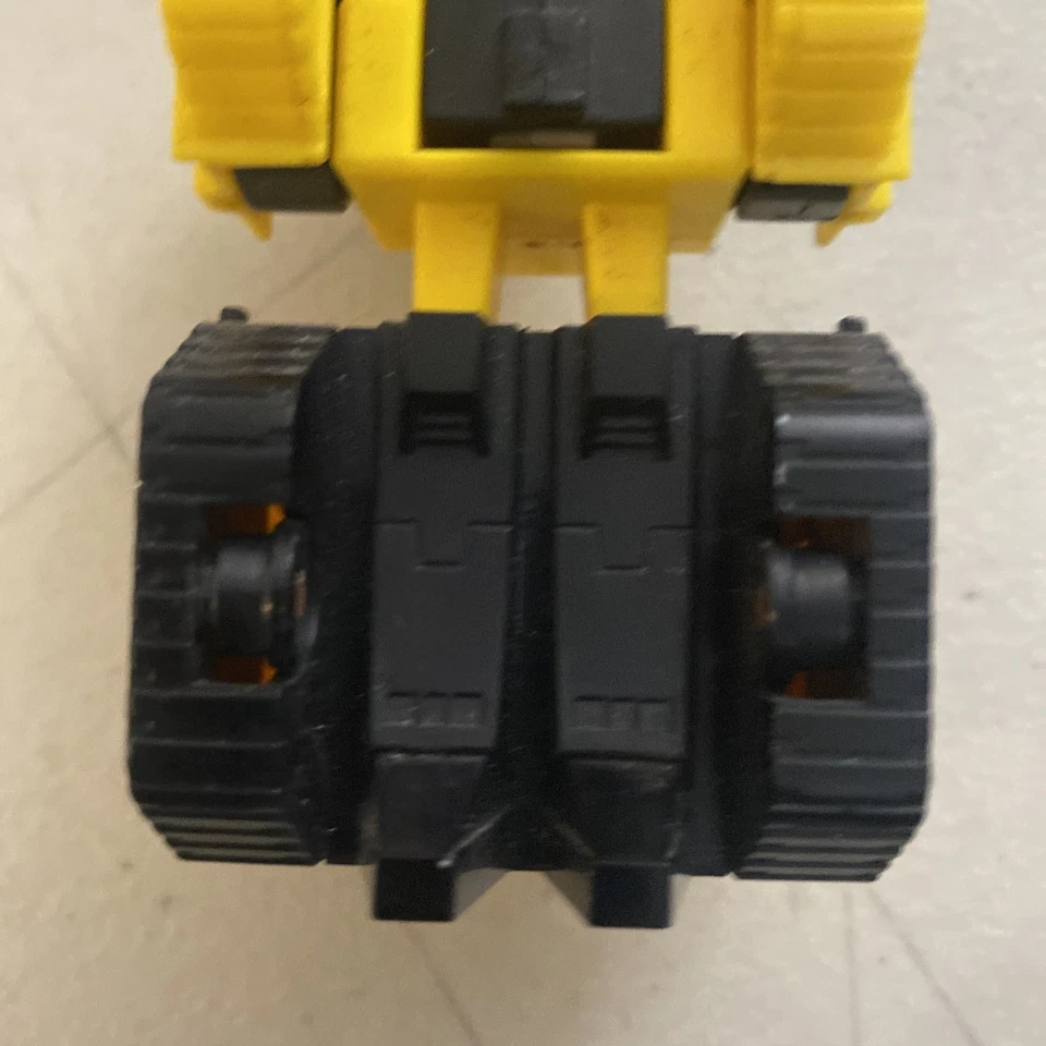 HASBRO VTG 1992 TRANSFORMERS G1 EUROPEAN RESCUE FORCE DRILL TANK ROBOT LIOKAISER - Image 3 of 4