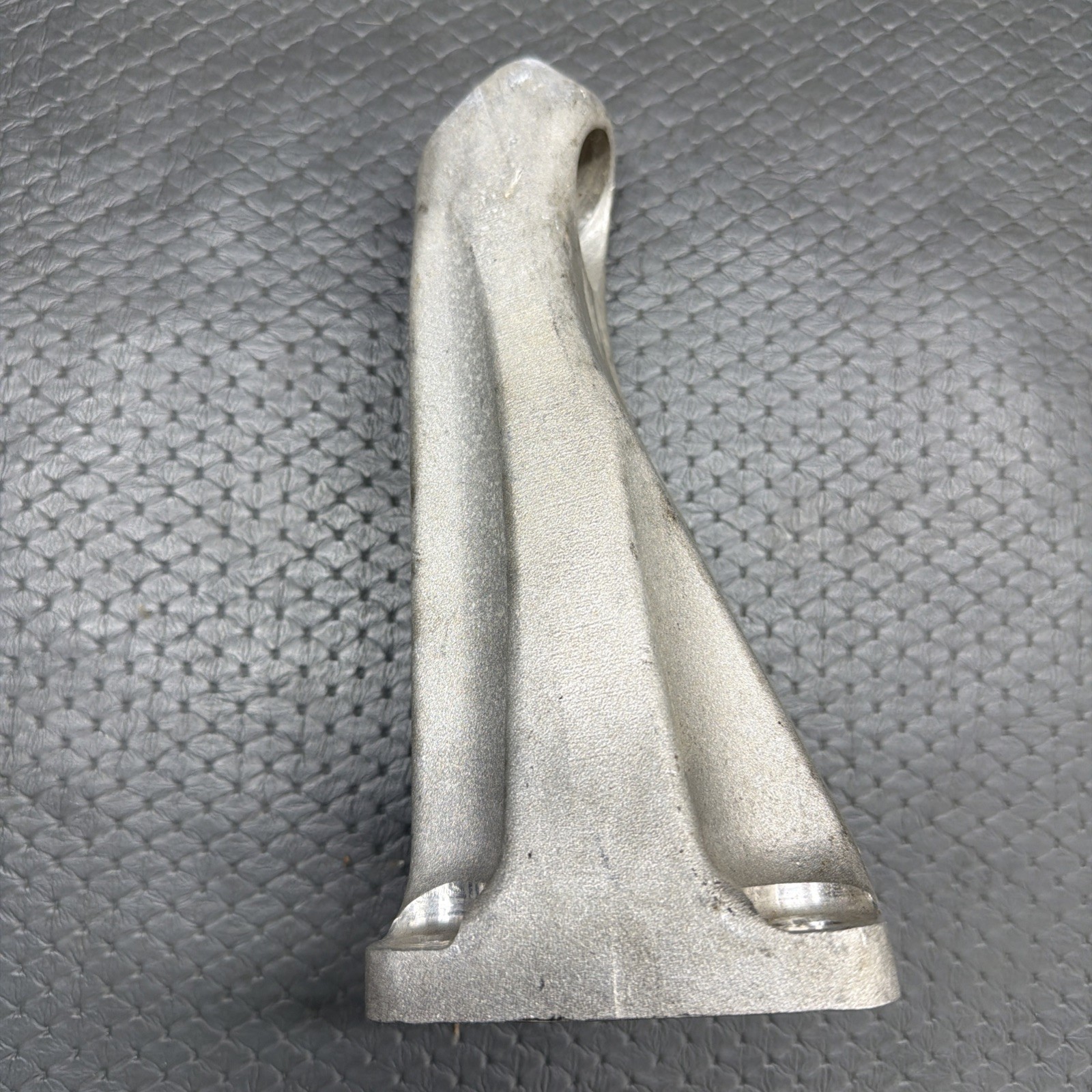 Maserati GranTurismo Left Engine mount P/N 222316