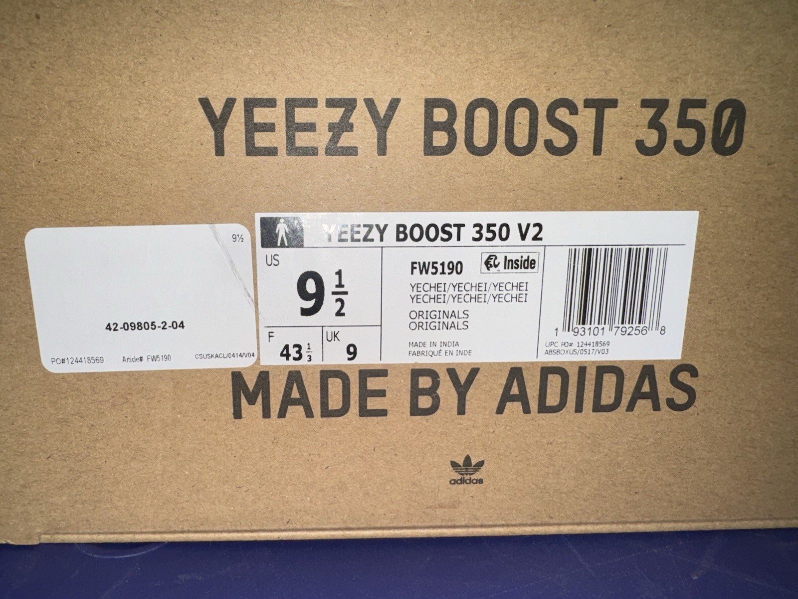 SAOLA Nuovissime sneakers Yeezy Boost 350 V2 (Yecheil) nere in maglia multicolore 9 5 M