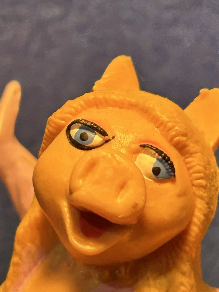 Corgi "Miss Piggy" in Pink Metal Sports Coup Convertible Made Gt. Britain 1979 - Image 3 of 4