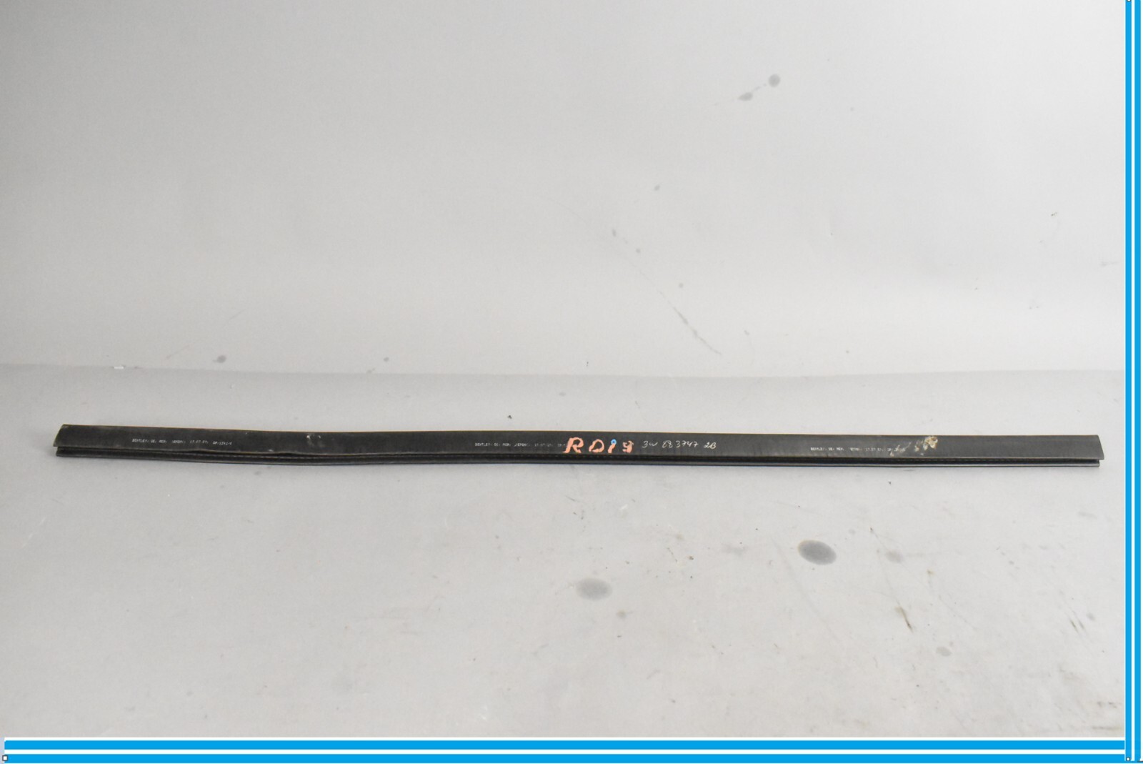 Bentley Continental 2008 Front Right Inner Window glass seal P/N 3W8837472B